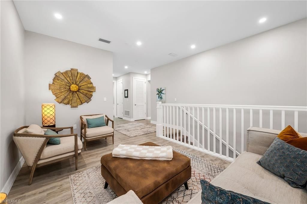 233 Indies Dr E, Unit 201, Naples, FL 34114 Photo