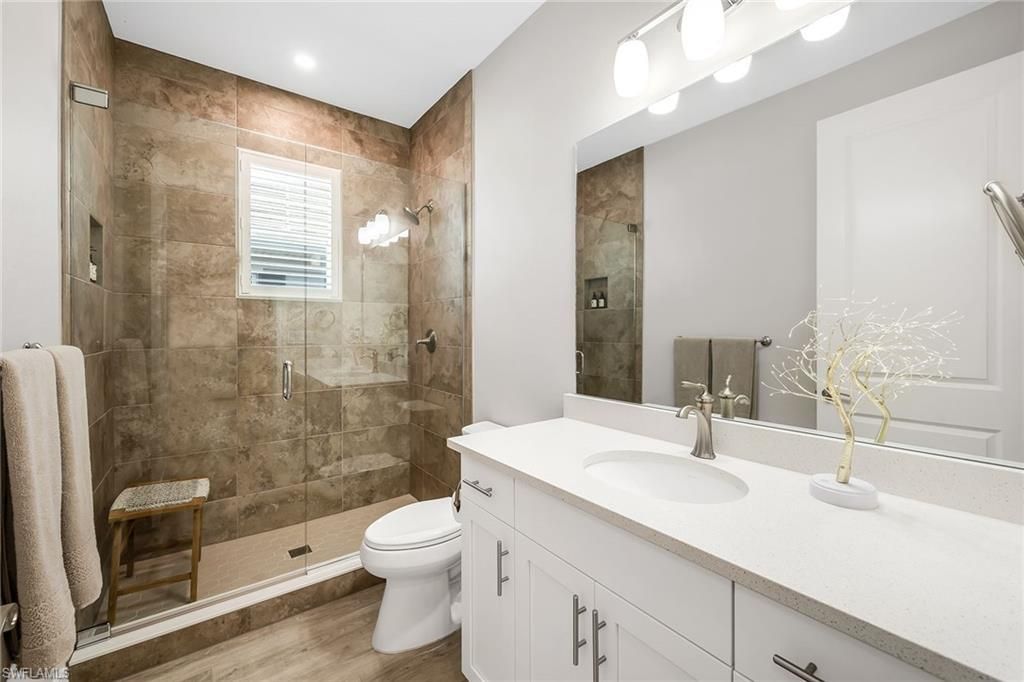 233 Indies Dr E, Unit 201, Naples, FL 34114 Photo