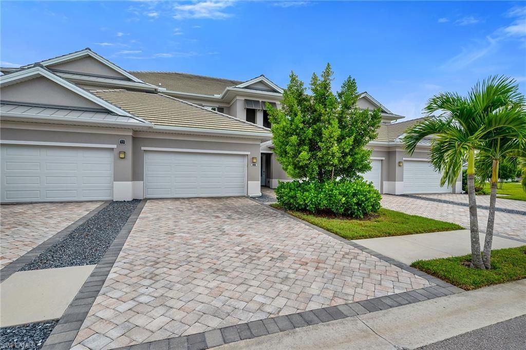 233 Indies Dr E, Unit 201, Naples, FL 34114 Photo