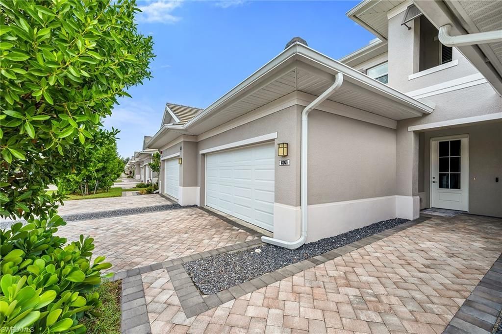233 Indies Dr E, Unit 201, Naples, FL 34114 Photo