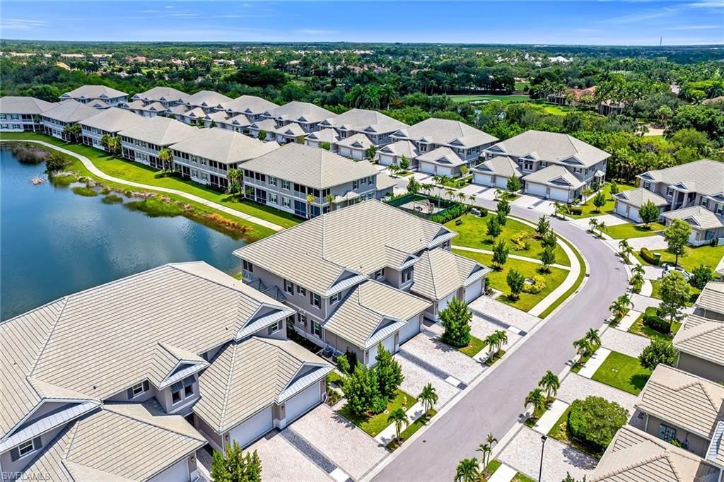 233 Indies Dr E, Unit 201, Naples, FL 34114 Photo
