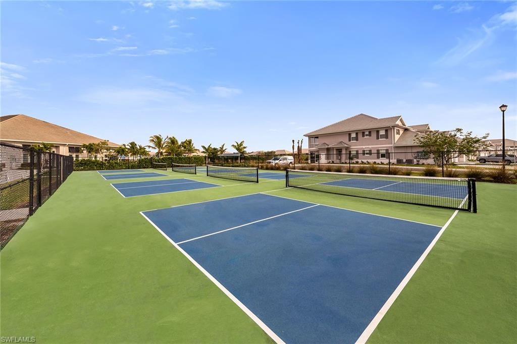233 Indies Dr E, Unit 201, Naples, FL 34114 Photo