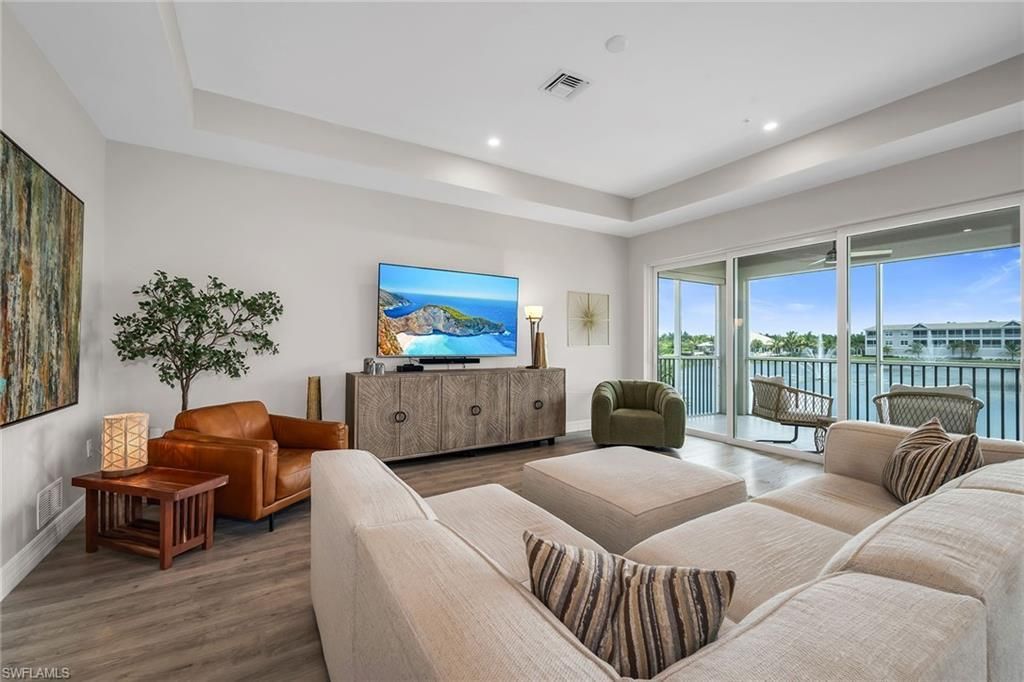 233 Indies Dr E, Unit 201, Naples, FL 34114 Photo