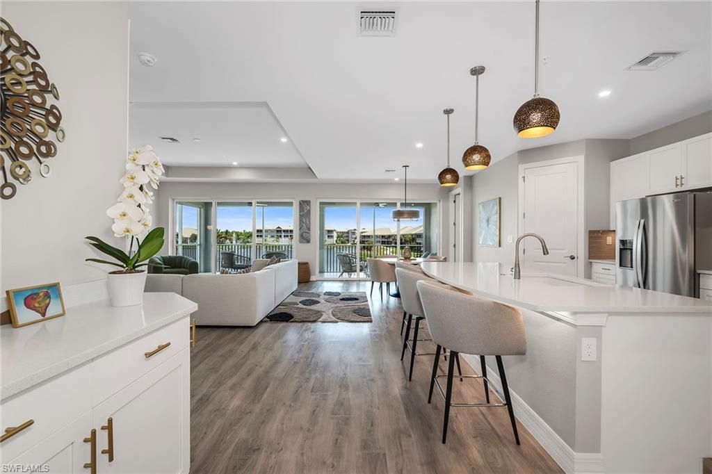 233 Indies Dr E, Unit 201, Naples, FL 34114 Photo