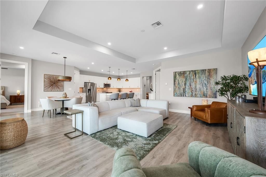 233 Indies Dr E, Unit 201, Naples, FL 34114 Photo