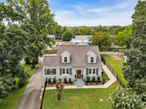 404 Murrell St , Dickson, TN 37055