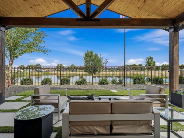 7706 W Meltwater Ln, Eagle, ID 83616