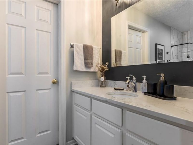 8687 Lazelle Commons Drive , Lewis Center, OH 43035 Photo 16