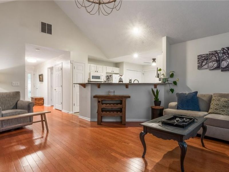 8687 Lazelle Commons Drive , Lewis Center, OH 43035 Photo 6