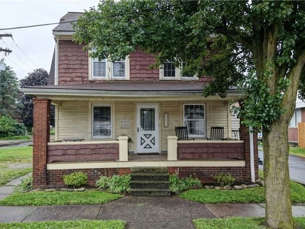 121 2nd Street SE, Brewster, OH 44613