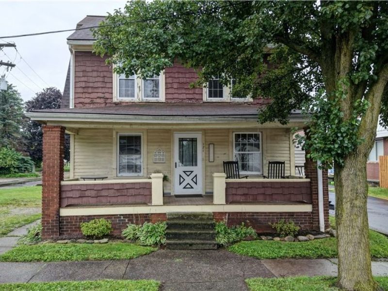 121 2nd Street SE, Brewster, OH 44613 Photo 1