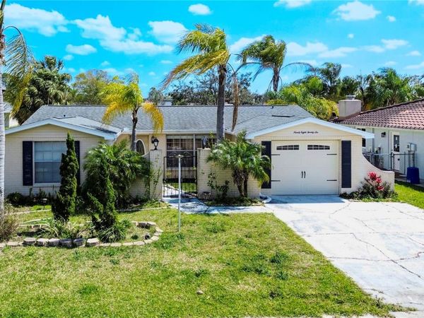 9826 ISLAND HARBOR DRIVE , PORT RICHEY, FL 34668