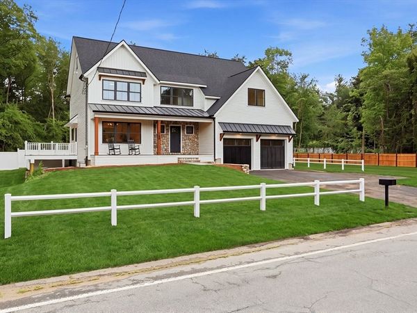 158 Lake St, Wilmington, MA 01887