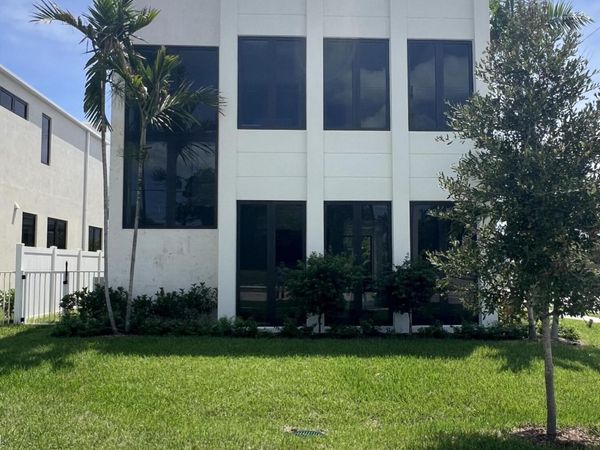 735 SE 4TH Avenue, Delray Beach, FL 33483