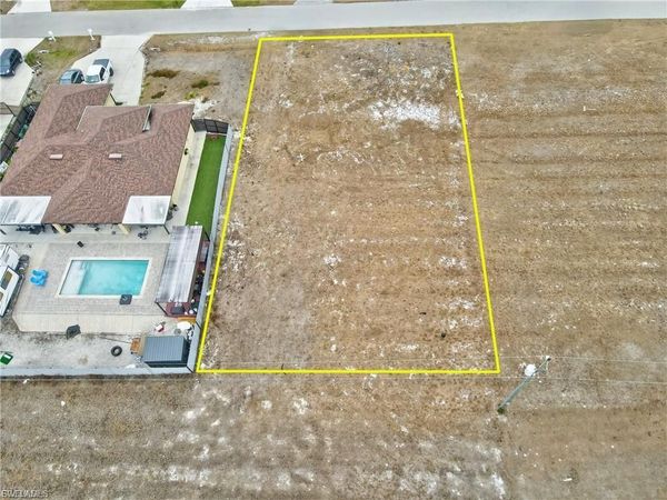 4607 6th ST W, LEHIGH ACRES, FL 33971