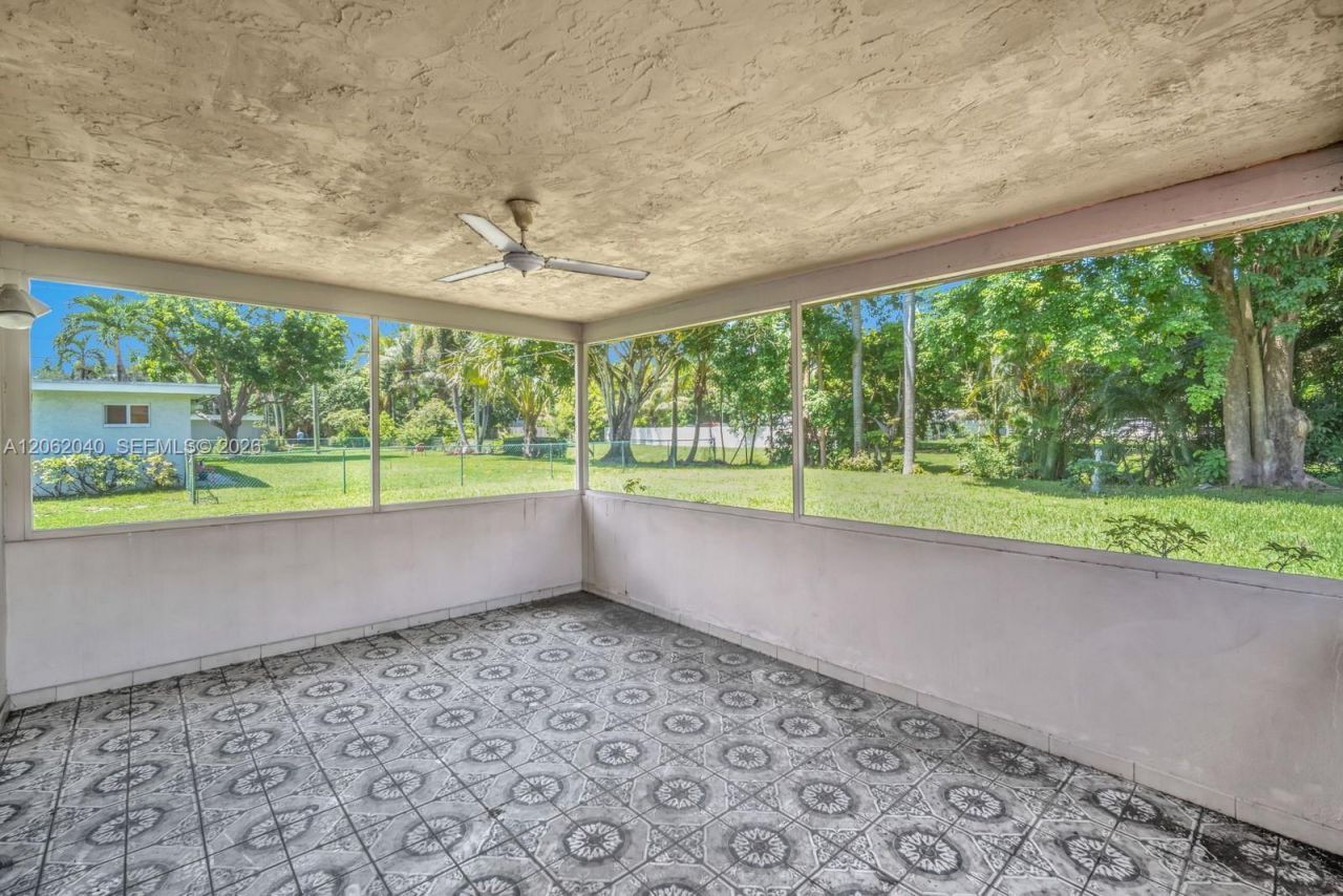 861 Holly Ln, Plantation, FL 33317 Photo