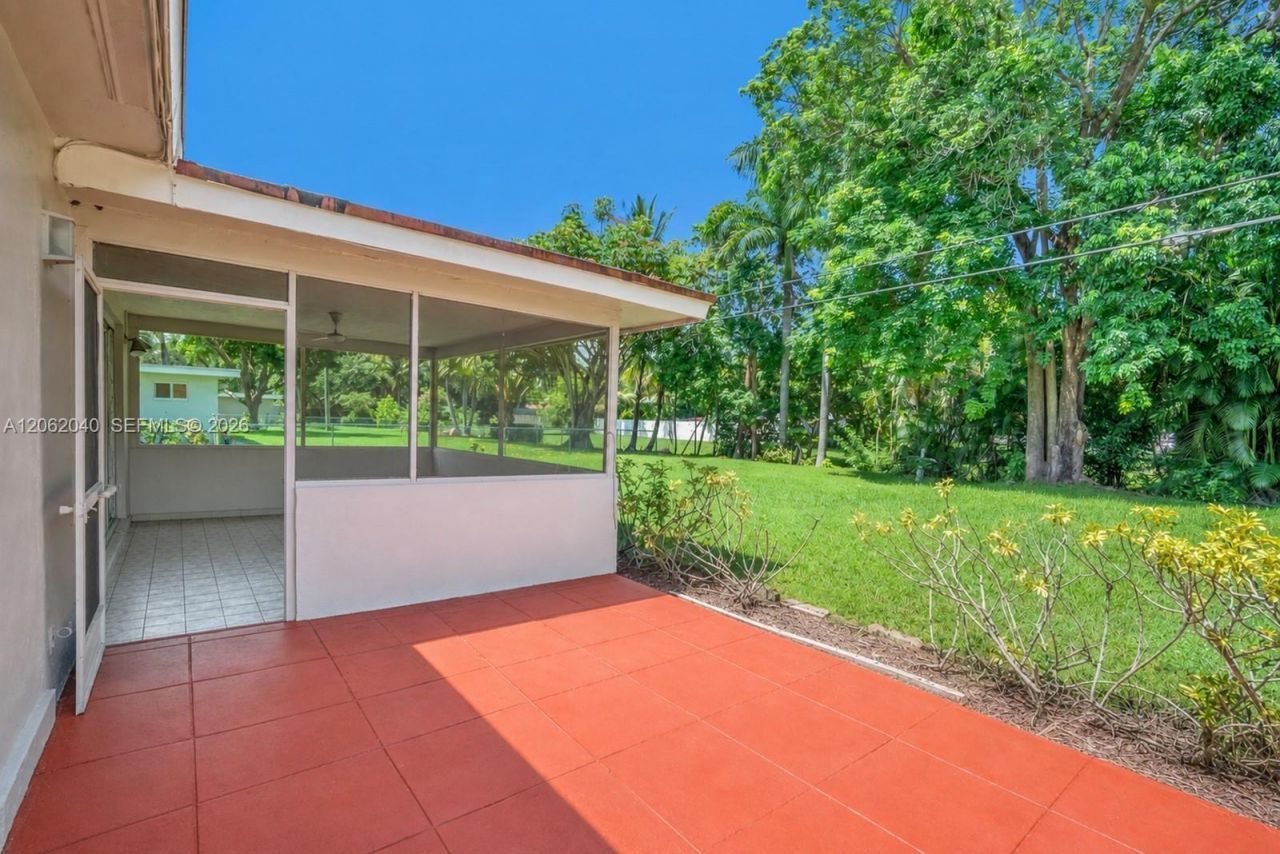 861 Holly Ln, Plantation, FL 33317 Photo