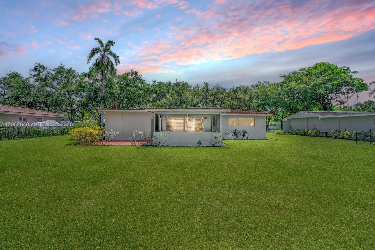 861 Holly Ln, Plantation, FL 33317 Photo