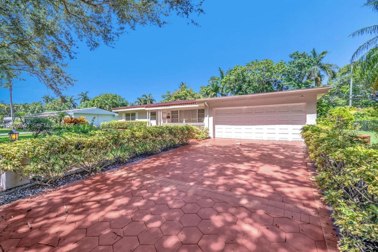 861 Holly Ln, Plantation, FL 33317 Photo