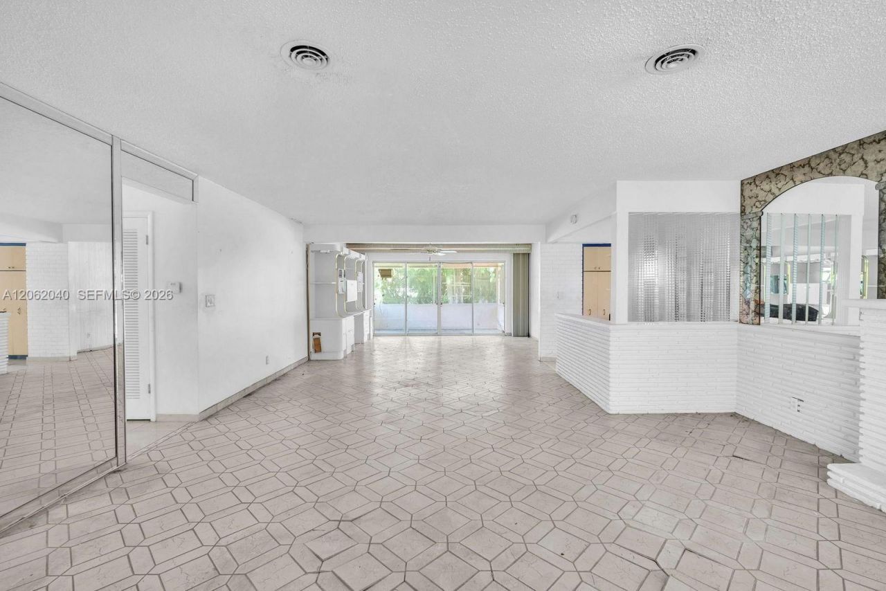 861 Holly Ln, Plantation, FL 33317 Photo