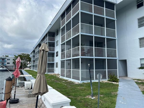 3550 NE 169th St, Unit 304, North Miami Beach, FL 33160