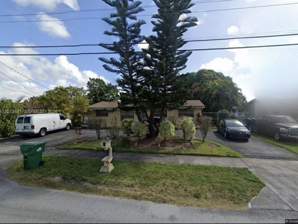 4621 SW 104th Ct , Miami, FL 33165
