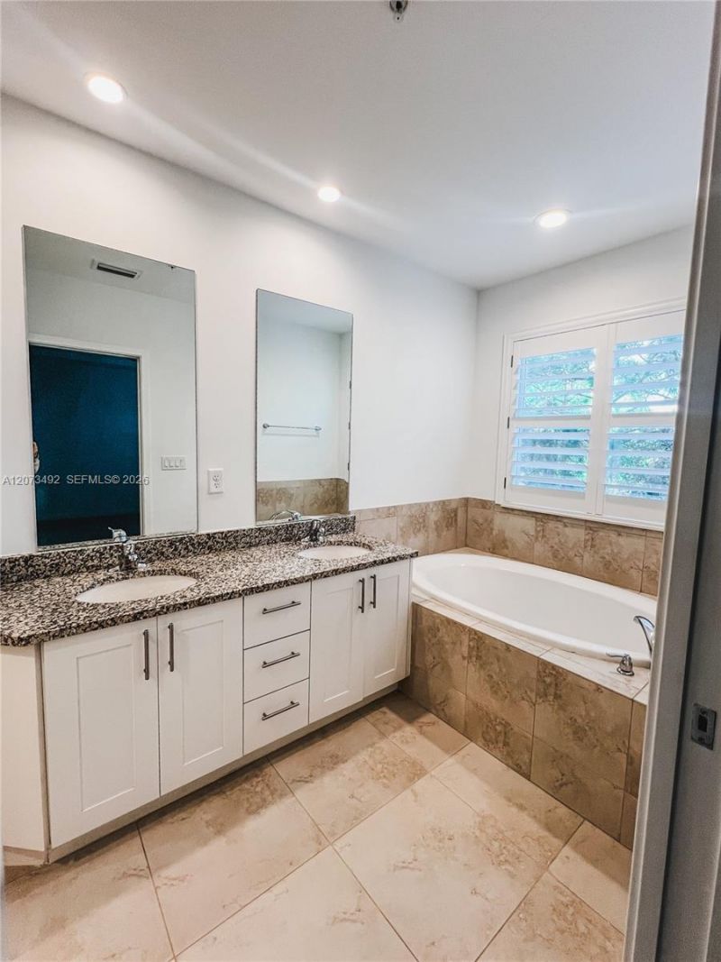 6264 SE Portofino Cir , Hobe Sound, FL 33455 Photo