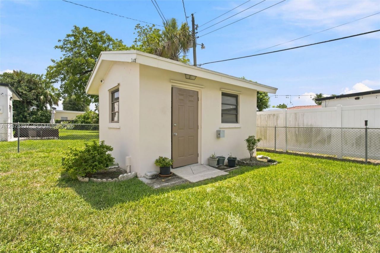3240 SW 84th Ave, Miami, FL 33155 Photo