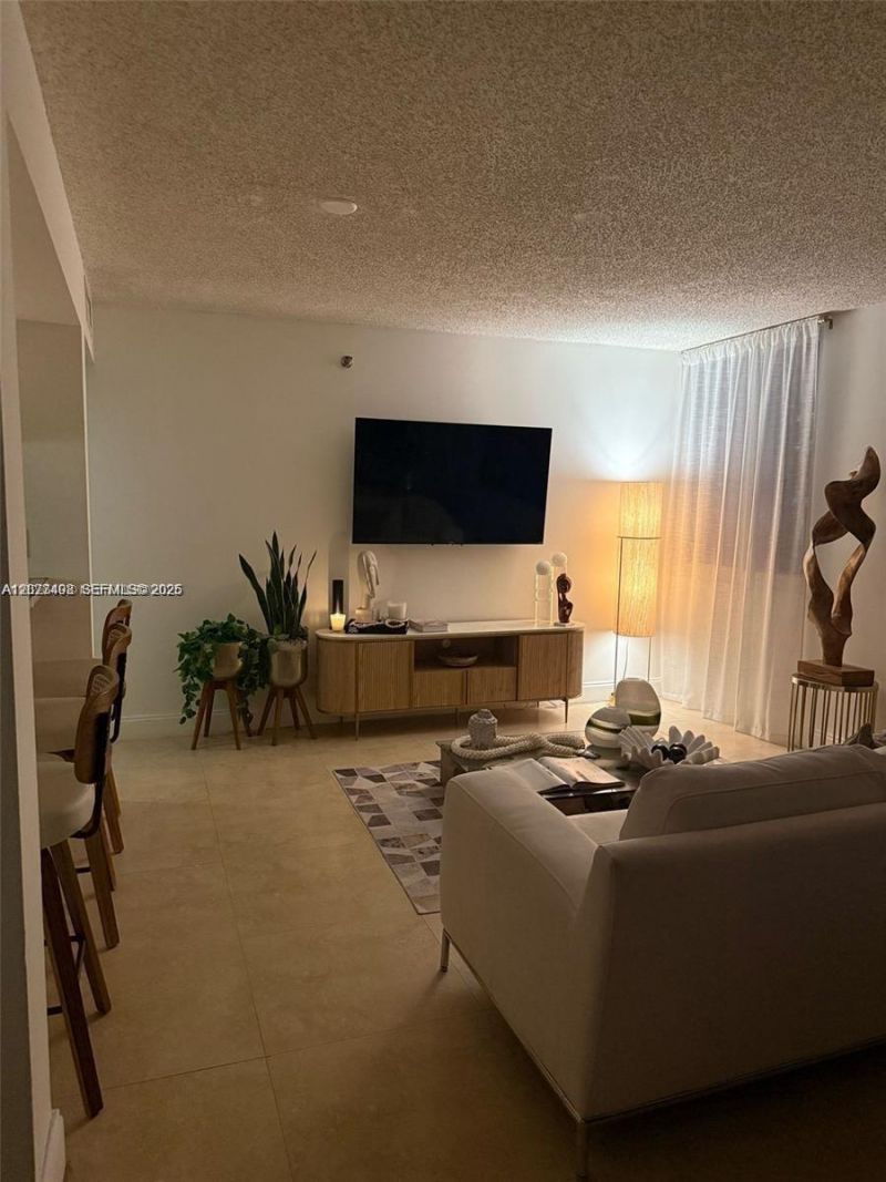 850 N Miami Ave , Unit W-708, Miami, FL 33136 Photo