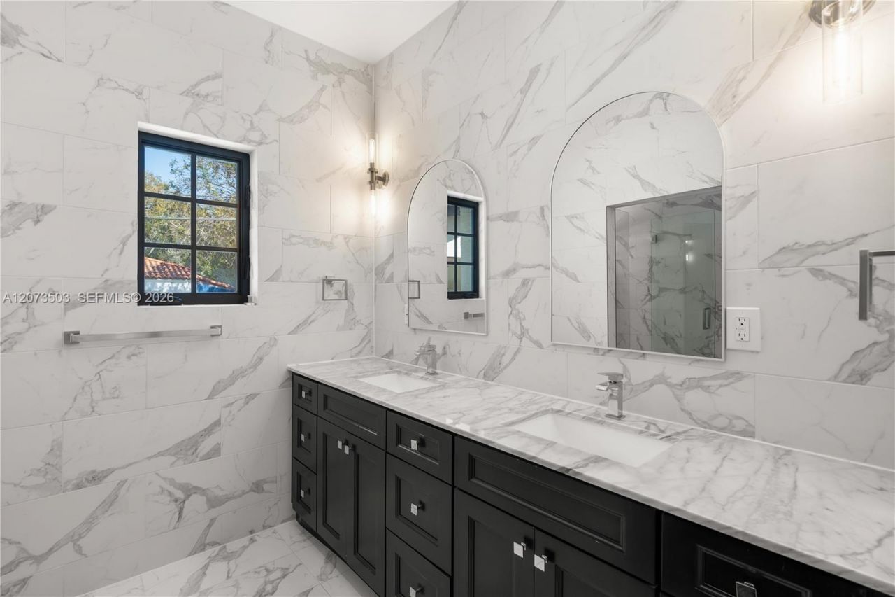 519 Alhambra Cir , Coral Gables, FL 33134 Photo