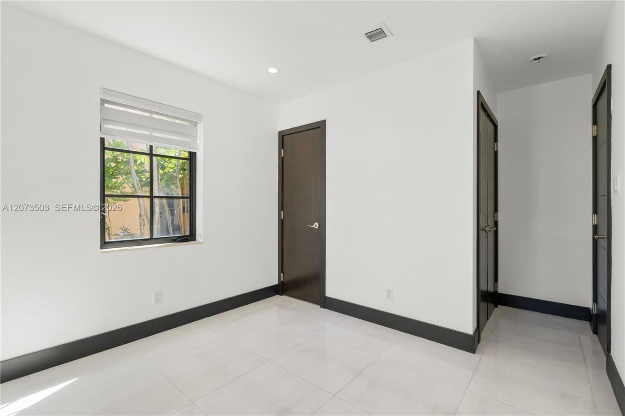 519 Alhambra Cir , Coral Gables, FL 33134 Photo