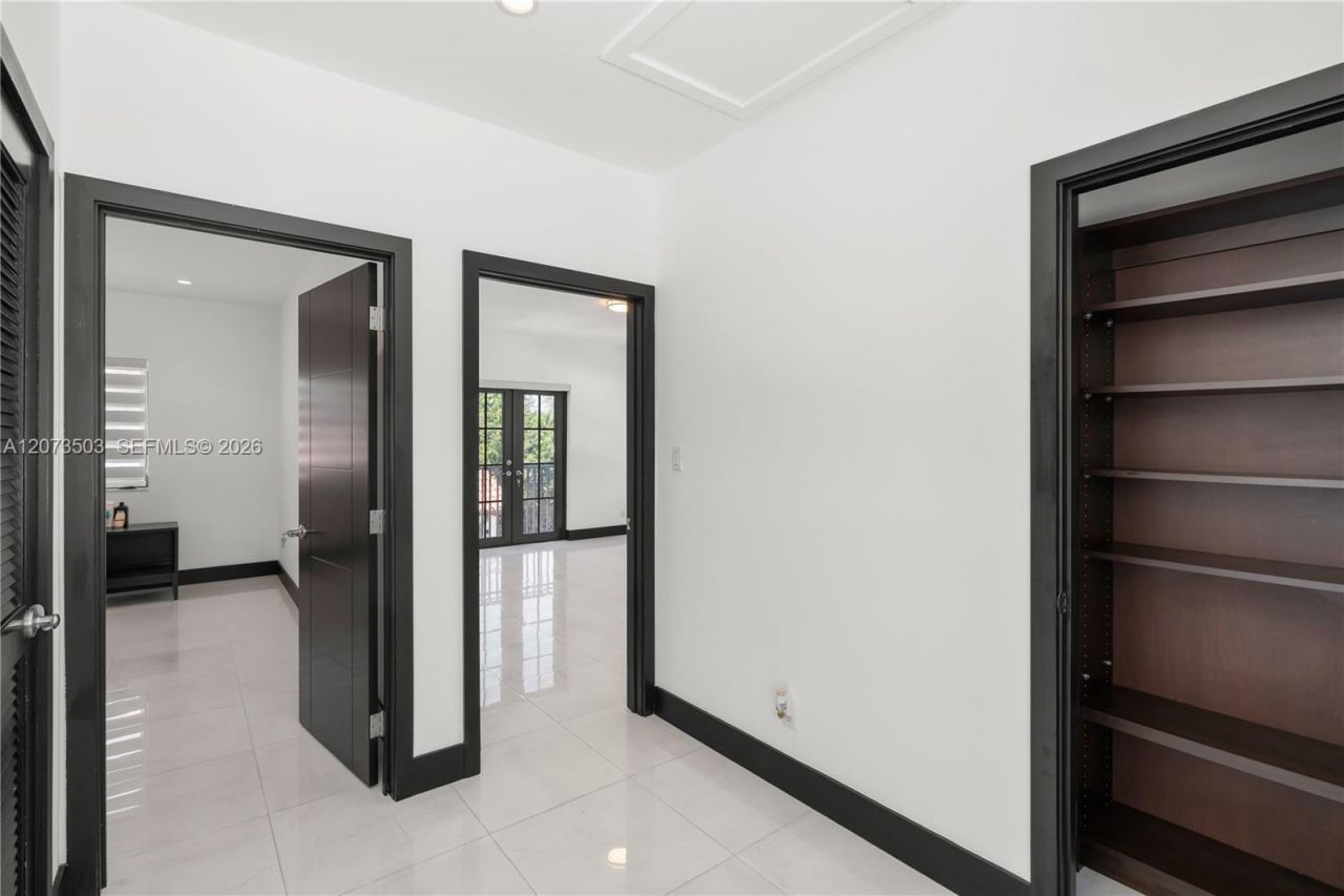 519 Alhambra Cir , Coral Gables, FL 33134 Photo