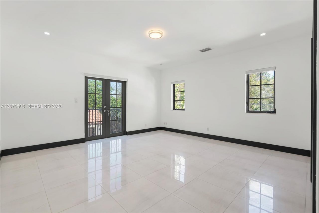 519 Alhambra Cir , Coral Gables, FL 33134 Photo