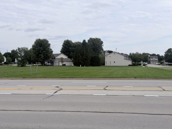 1252 N Convent Street , Bourbonnais, IL 60914
