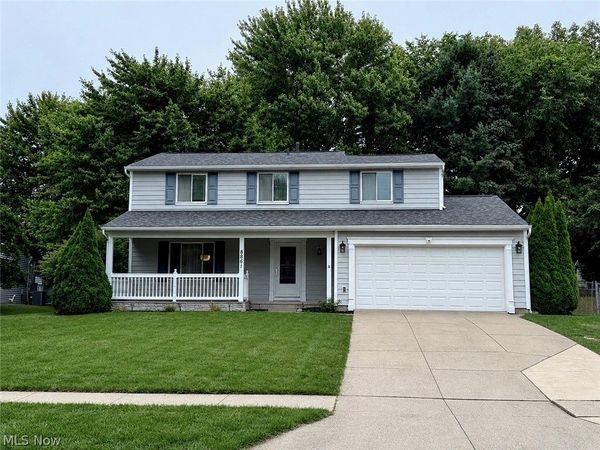 8861 Groveside Drive , Strongsville, OH 44136