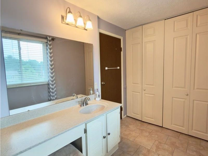 8861 Groveside Drive , Strongsville, OH 44136 Photo 19