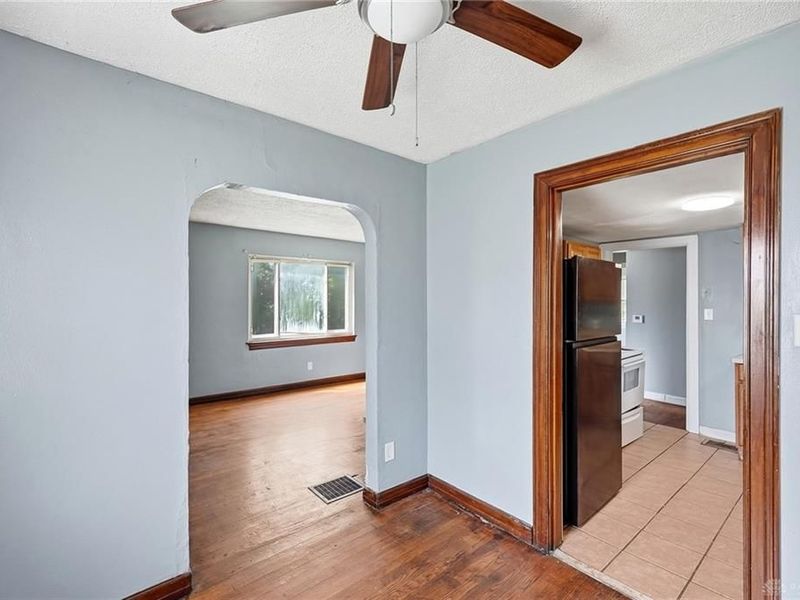 945 Vernon Drive, Dayton, OH 45402 Photo 5
