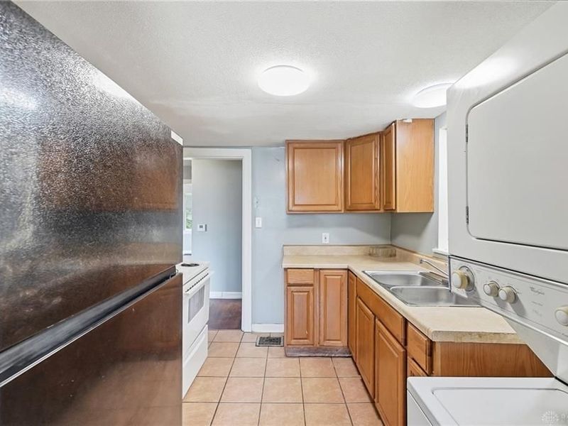 945 Vernon Drive, Dayton, OH 45402 Photo 6