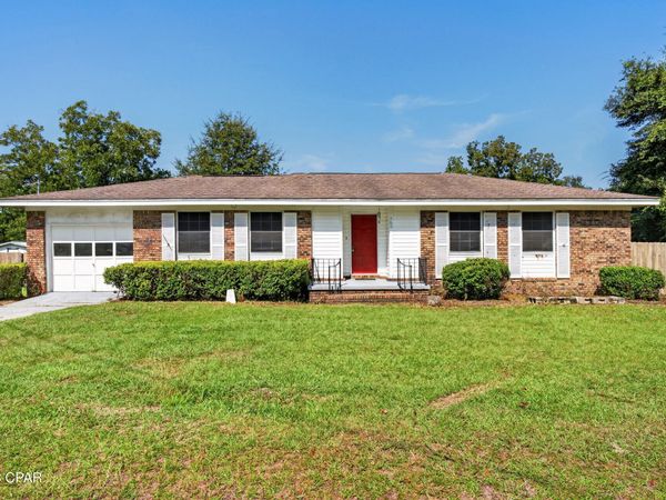 760 Brown Street , Chipley, FL 32428