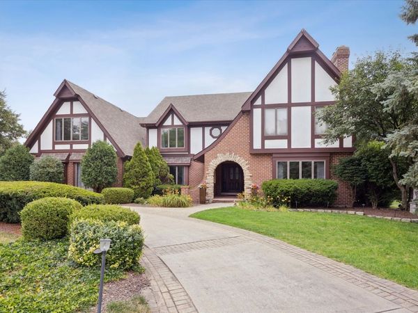 6001 Sedgley Court , Burr Ridge, IL 60527