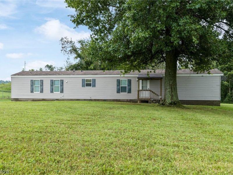 8472 Azalea Road SW, Dennison, OH 44621 Photo 2