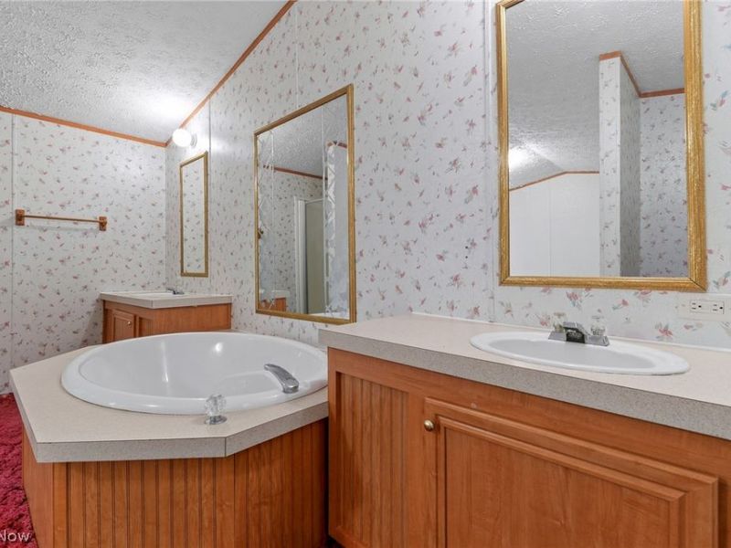 8472 Azalea Road SW, Dennison, OH 44621 Photo 28