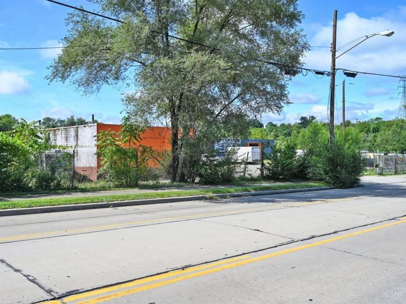 395 W North Bend Road, Cincinnati, OH 45216 Photo 24