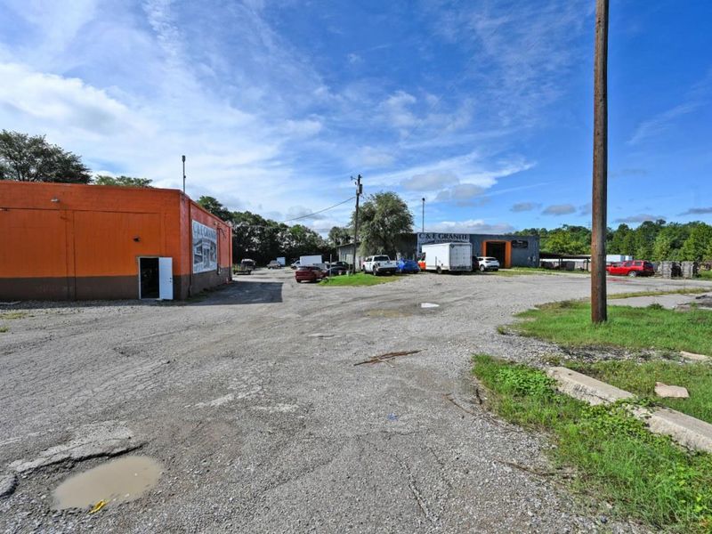 395 W North Bend Road, Cincinnati, OH 45216 Photo 3