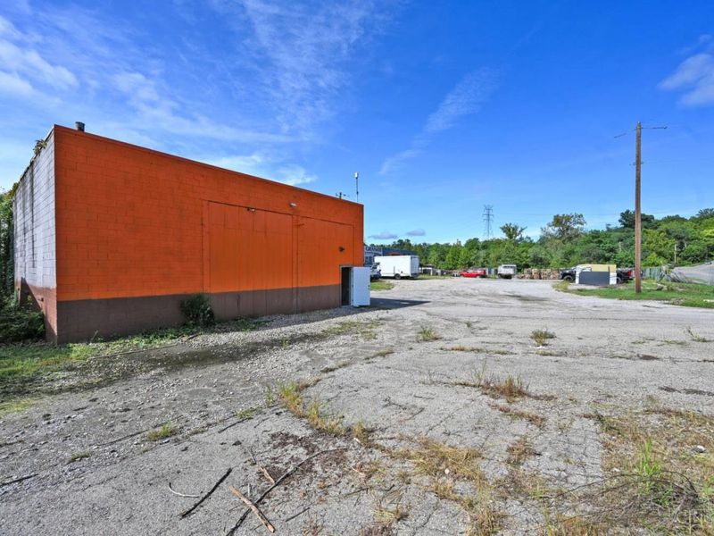 395 W North Bend Road, Cincinnati, OH 45216 Photo 4