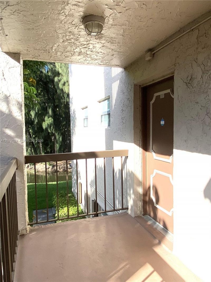 7020 Nova Dr , Unit 209D, Davie, FL 33317 Photo