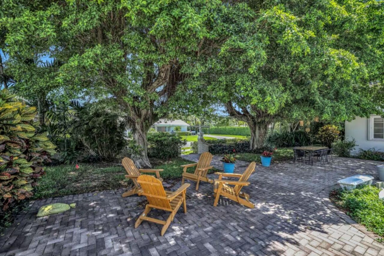 320 Inlet Way, Unit 1, Palm Beach Shores, FL 33404 Photo
