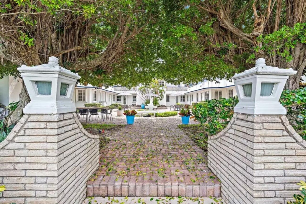 320 Inlet Way, Unit 1, Palm Beach Shores, FL 33404 Photo