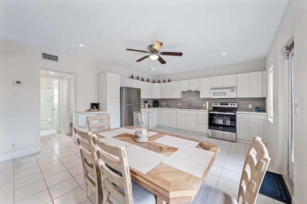 320 Inlet Way, Unit 1, Palm Beach Shores, FL 33404 Photo