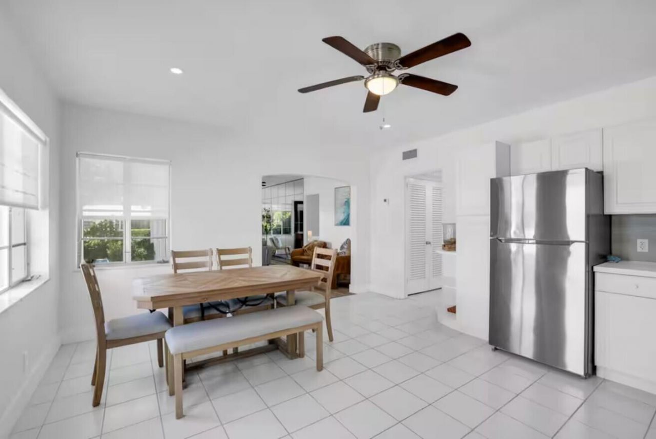 320 Inlet Way, Unit 1, Palm Beach Shores, FL 33404 Photo